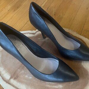 SZ 8 Vince Camuto Women 3 inch Heels Pumps Classic Leather Stiletto Black Career